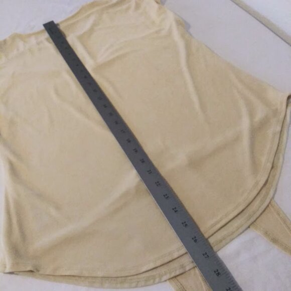 Chico's Travelers women's size 1 (Medium) yellow blouse - Picture 10 of 14